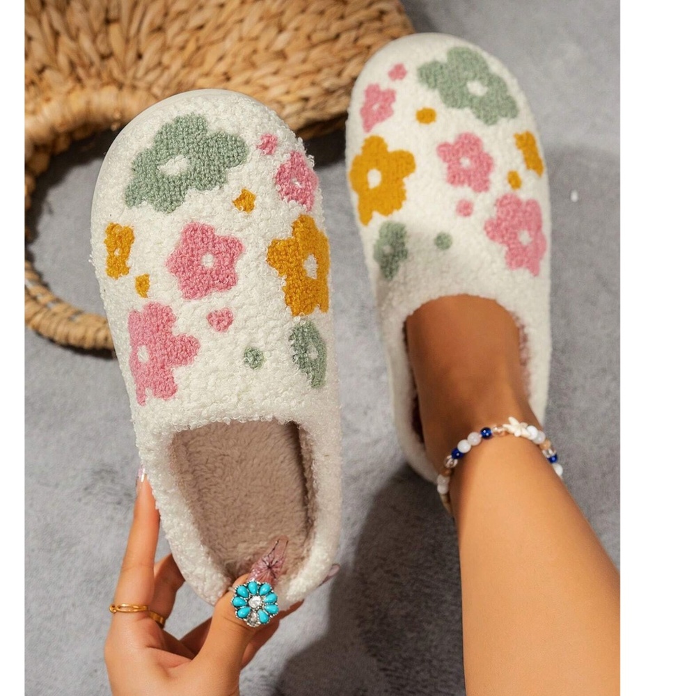 Cozy Colorful Floral Print Indoors House Slippers